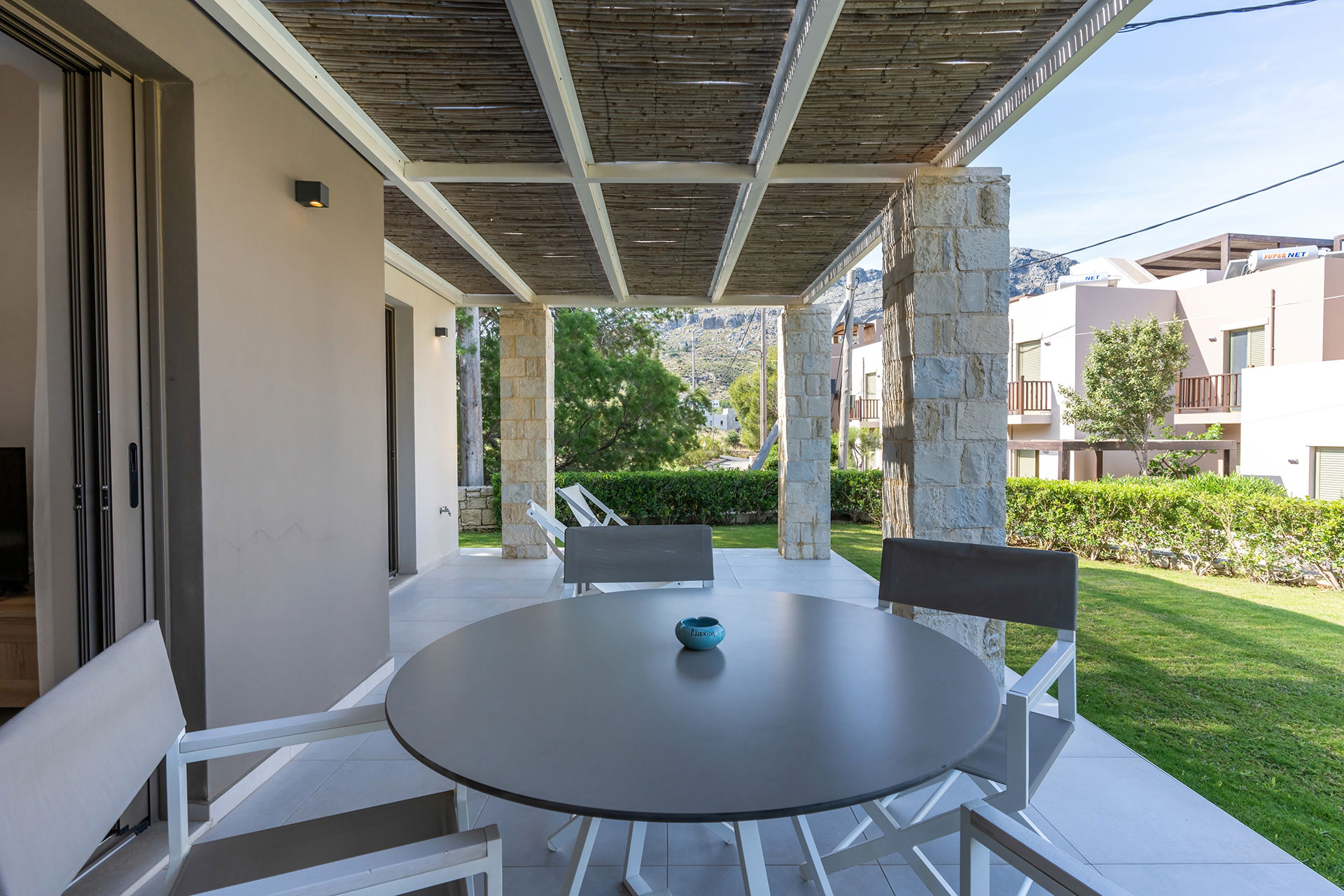 apartment with terrace, garden and mountain view in an one bedroom apartment in plakias, rethymno, crete